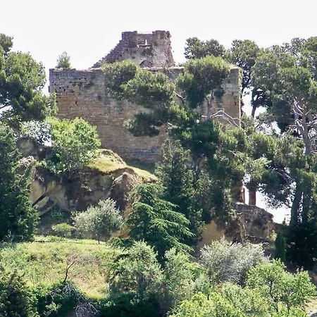 Logis De L'etang Hotell 2*